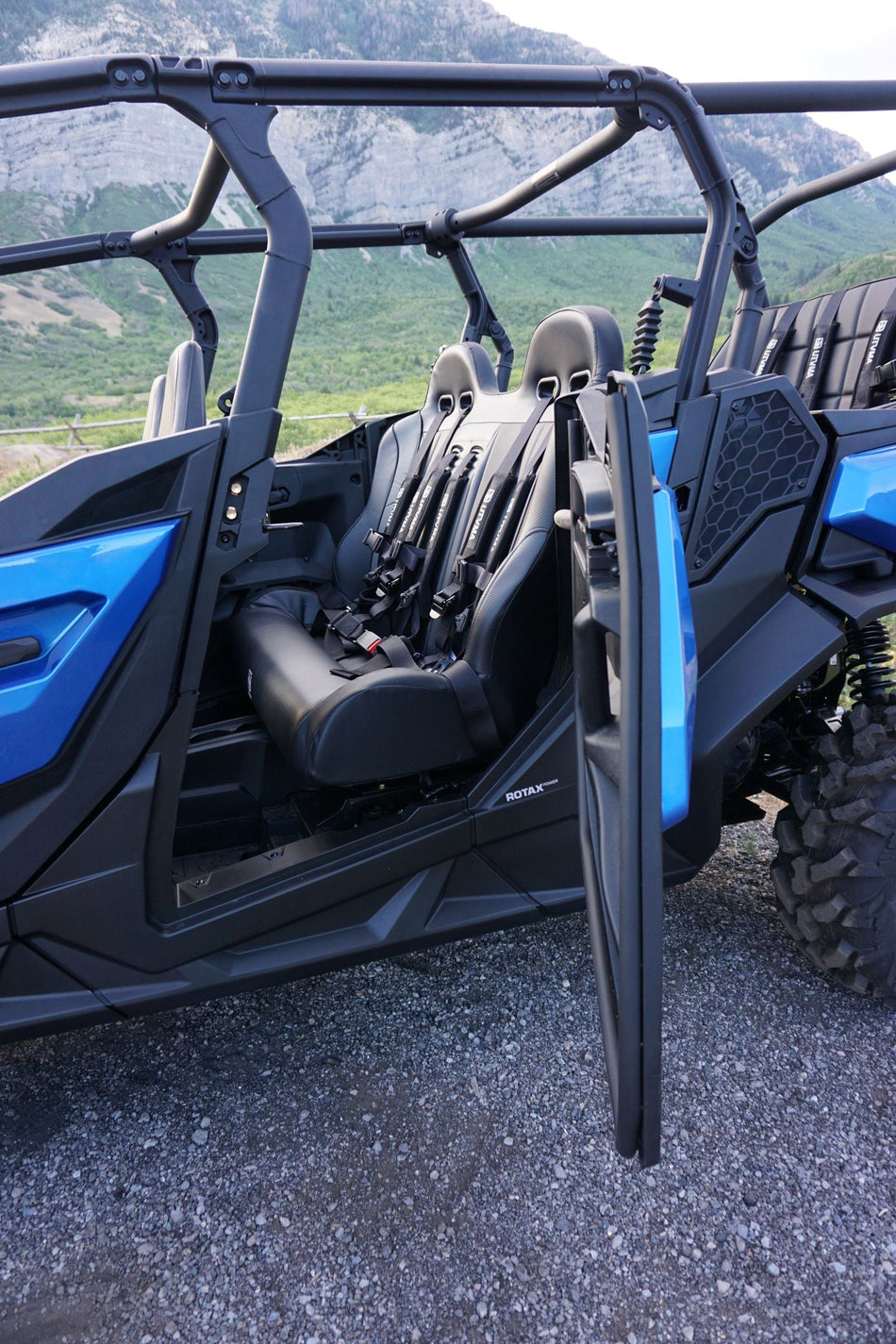 Commander Max Rear Bench Seat (2021-2025) W Harnesses